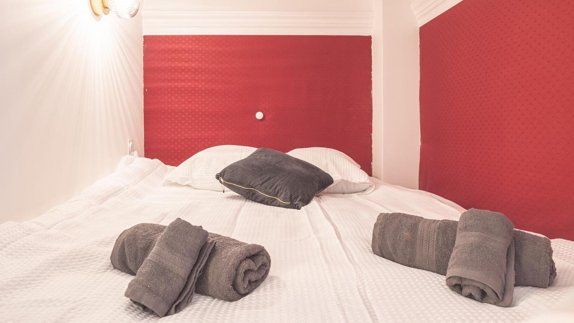 Bonappart 4 - Charme Napoleonien & Confort Troyes Luaran gambar